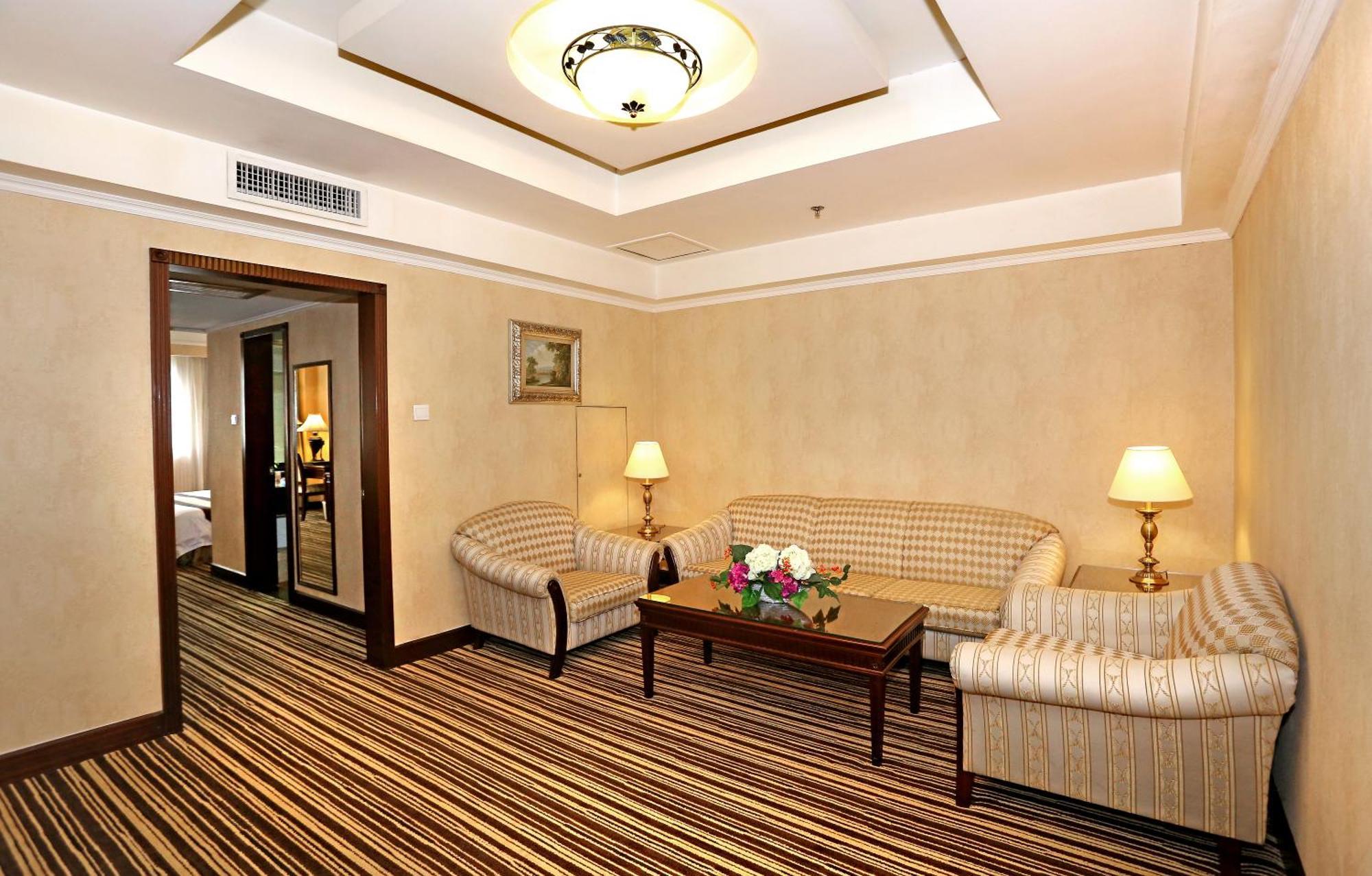 Grand Palace Hotel - Grand Hotel Management Group Гуанджоу Стая снимка